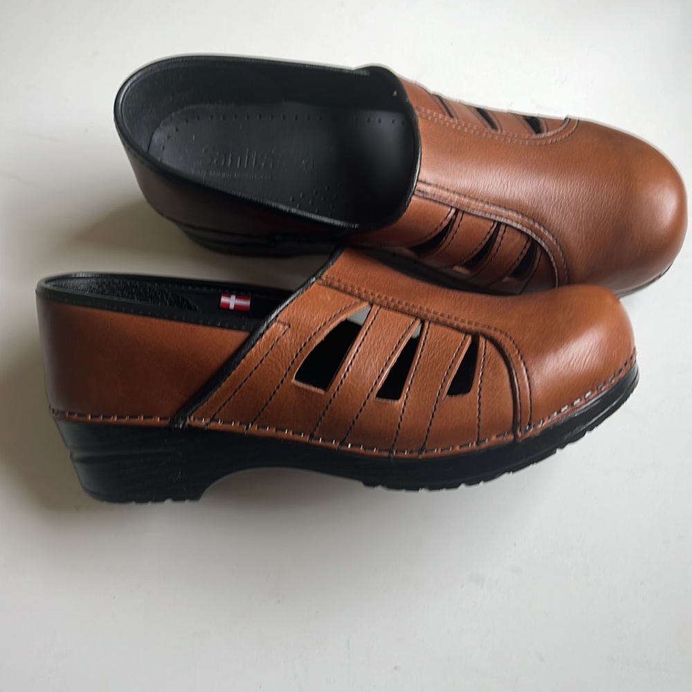 Sanita Women's Reagan Closed Back Clog